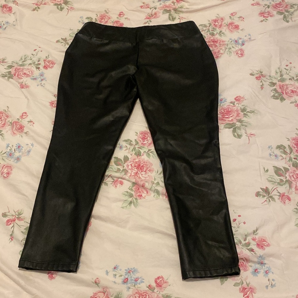 Fleece lined euc - Picture 2 of 5